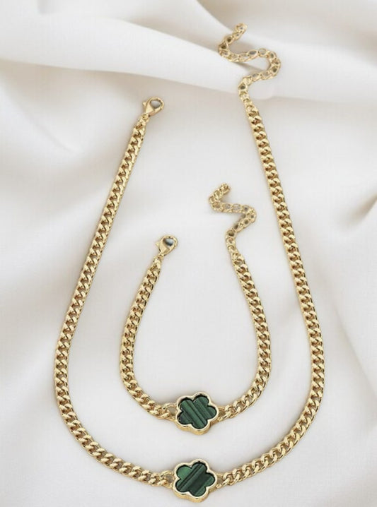 Parure 2 pièces doré et vert émeraude ou blanc  fleurs