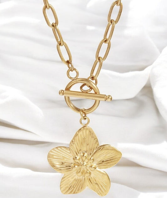 Collier bijoux dorés fleurs