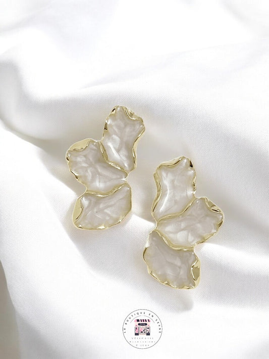 Boucles d'oreilles demi-feuilles dorées blanches ou rose
