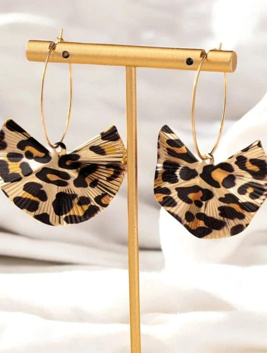 Boucles d'oreilles créoles pendantes à feuilles dorées et striées