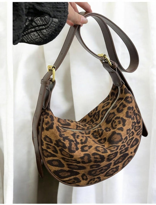 Sac besace marron léopard velours