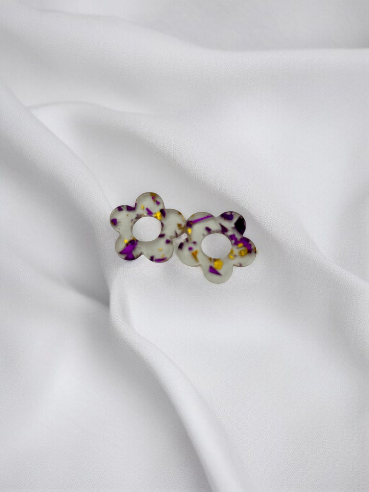 Personnalise ta paire de boucles d'oreilles créoles et pampilles fleurs