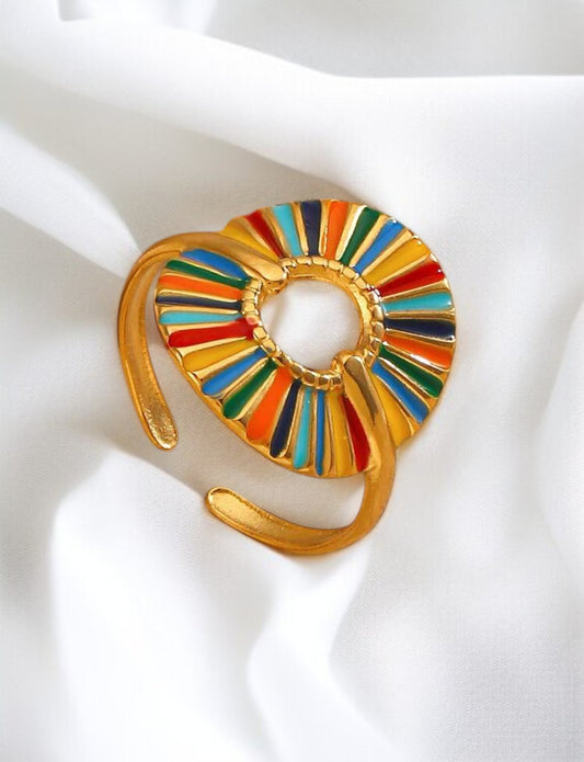 Bague rond dorée et éventail multicolore