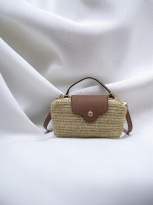 Mini sac bandoulière en rotin beige et camel