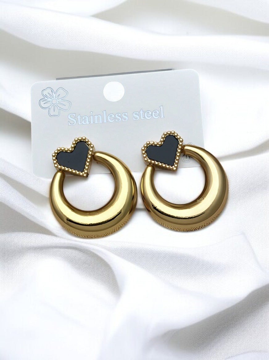 Boucles d'oreilles créoles dorées et cœur blanc ou noir