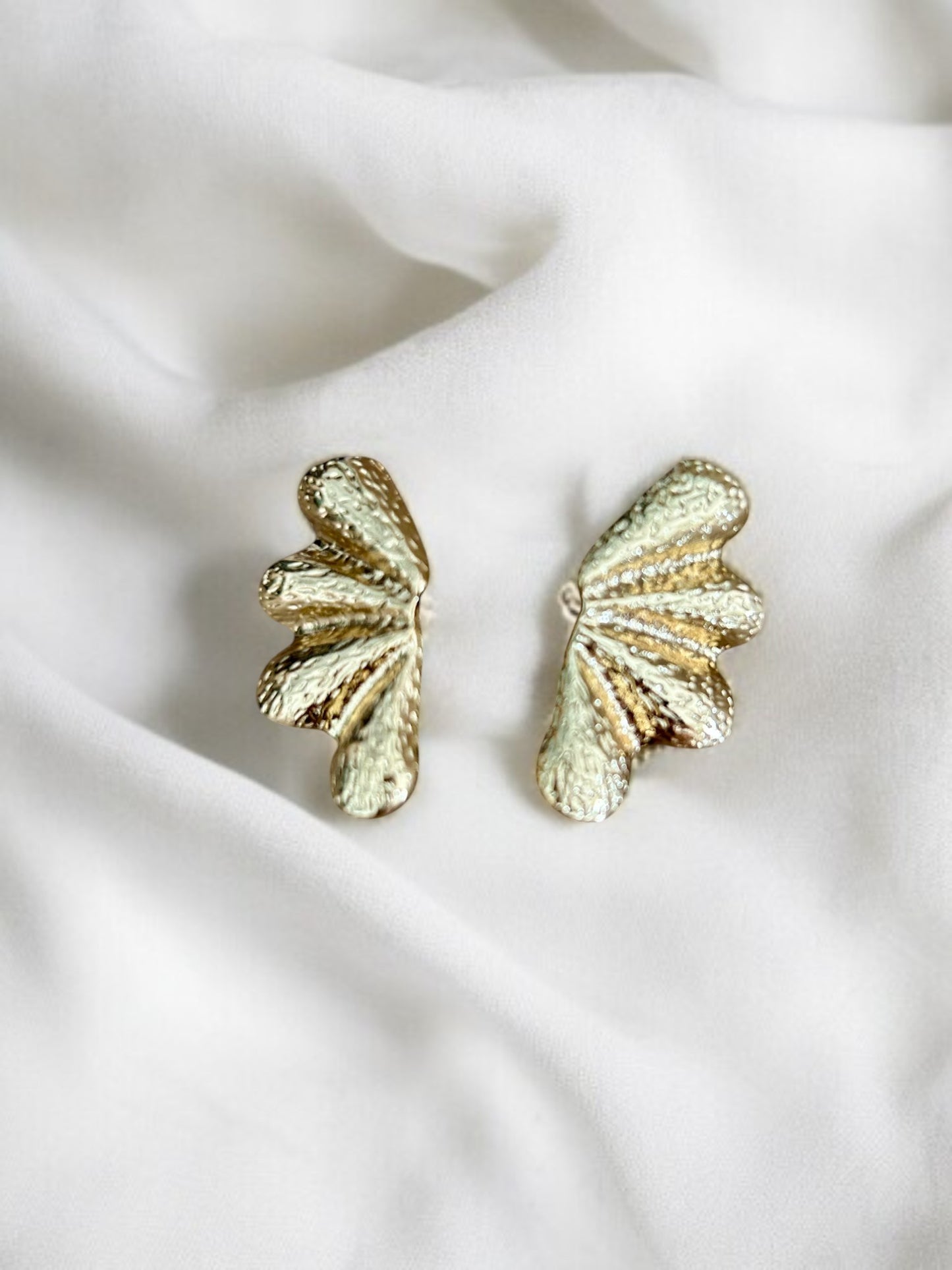 Boucles d'oreilles fleurs dorées
