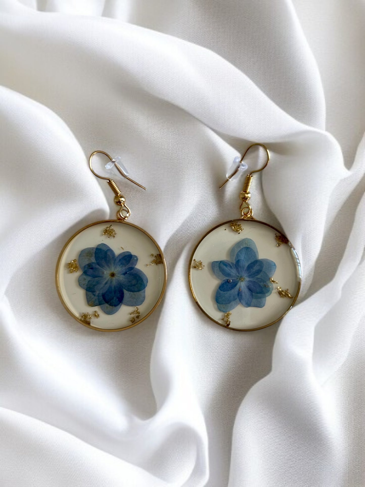 Boucles d’oreilles créoles fleurs séchée