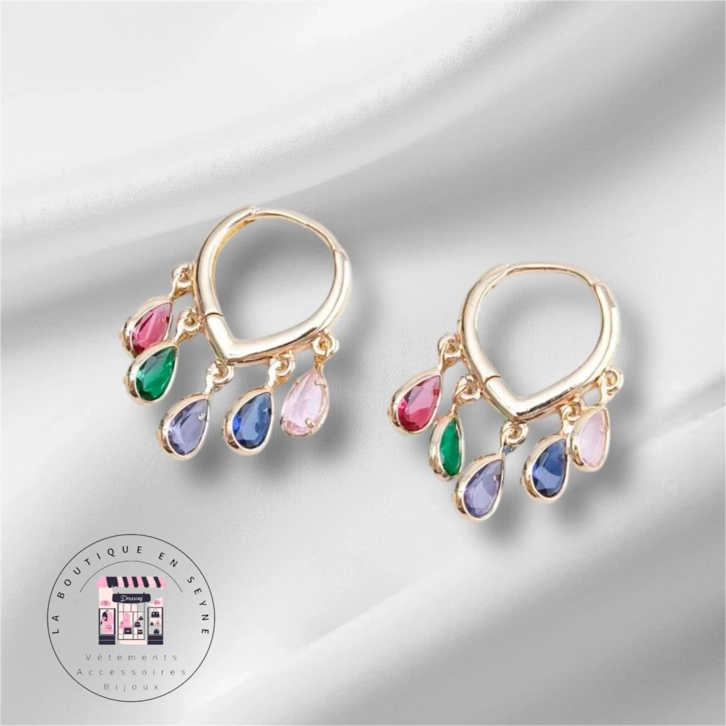Boucles d’oreilles créoles dorées et gouttes multicolores ou vertes
