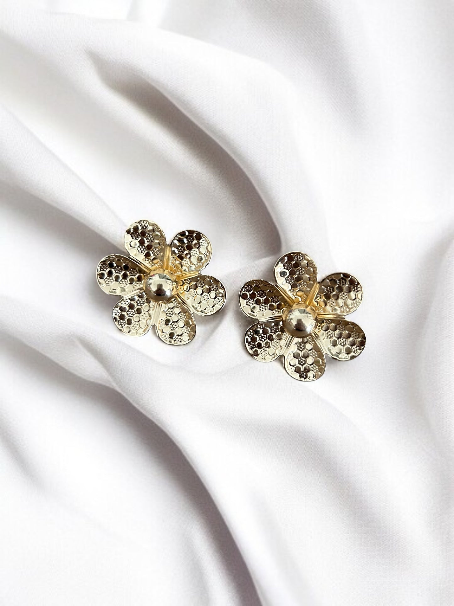 Boucles d'oreilles fleurs dorées