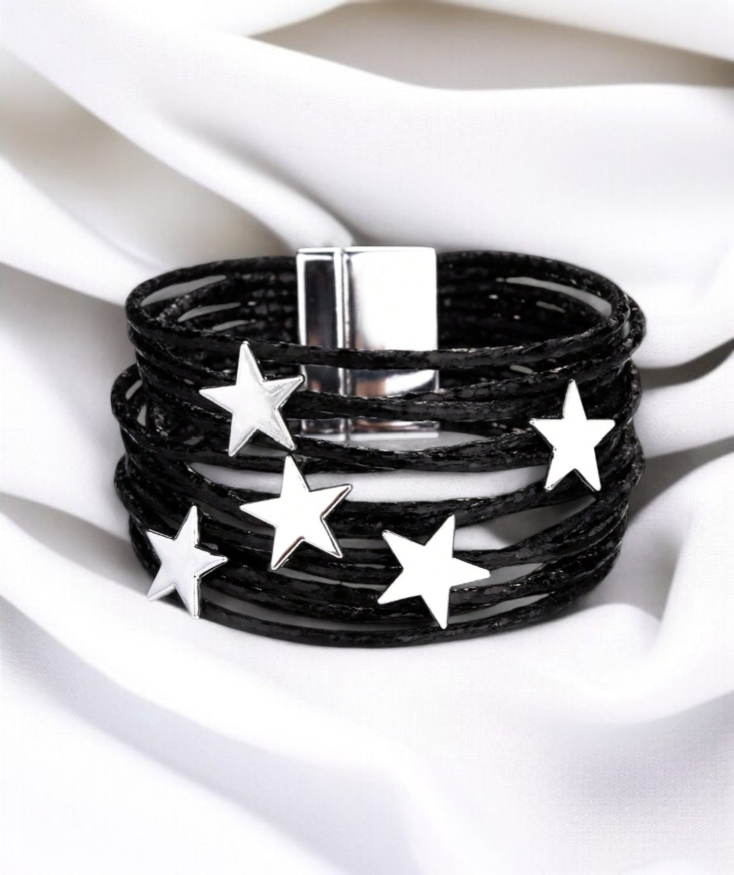 Bracelet manchette multi tours noir ou argenté étoiles rock